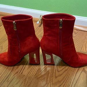 These cute winter heel boots